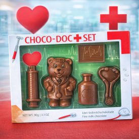 Baur tejcsokoládé,étcsokoládé díszitéssel.