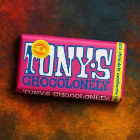   Fehér csokoládé - 28% Málnával és Pattogós cukorral, 180 g